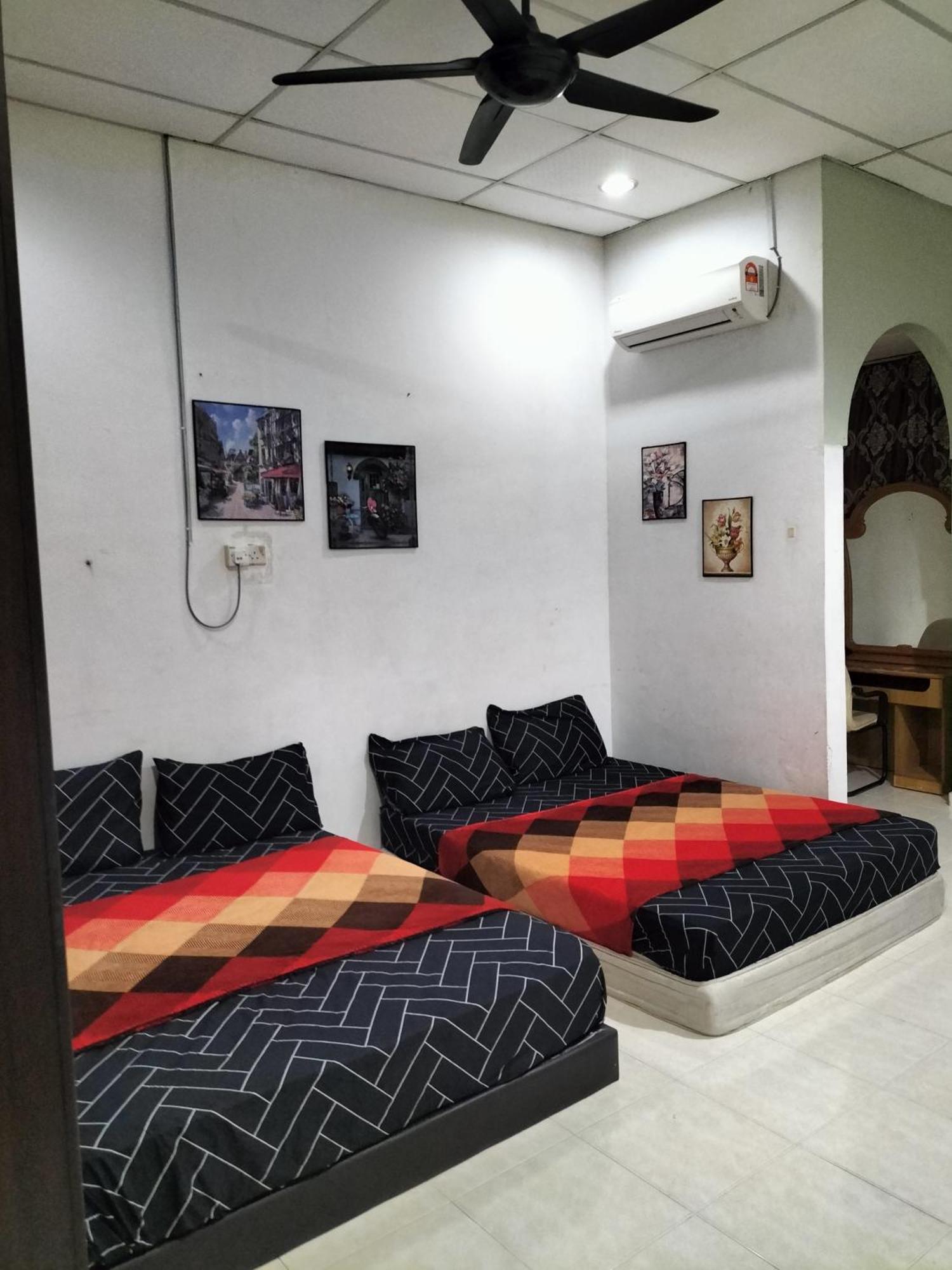 Ulfah Mersing Room photo